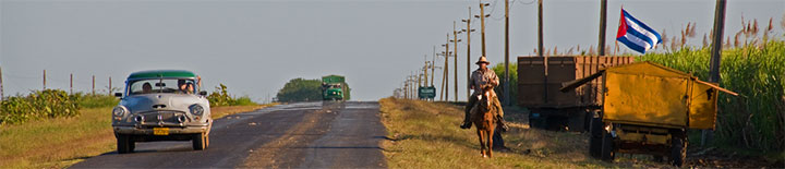 Route typique (à droite, collecte de la canne à sucre) © Peter Gutjahr