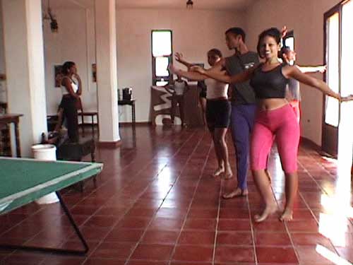 bara_danse_castillo