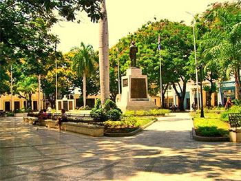 Parque Cespedes (Parque de la Independencia) in town center 