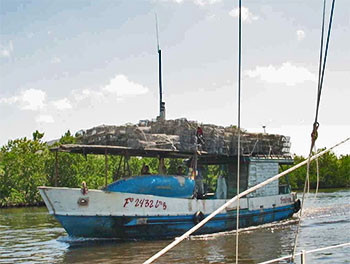 To the sea, crew ! Full of hope, time for these seamen to drop the cages © sea scout blog