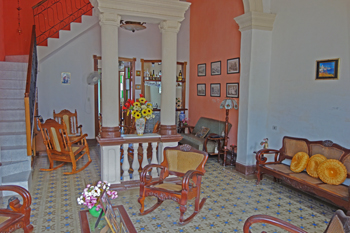 HOSTAL CIENFUEGOS CENTER | www.cubacasas.net | Cienfuegos | Centro Ciudad