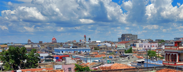 Panorama desde Isabel y Pepe Â© sogestour â¢[â¢ Teatro Tomas Terry Â© mountainsoftravelphotos.com