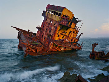 "Wreck, JIbarra" © Andrew Moore