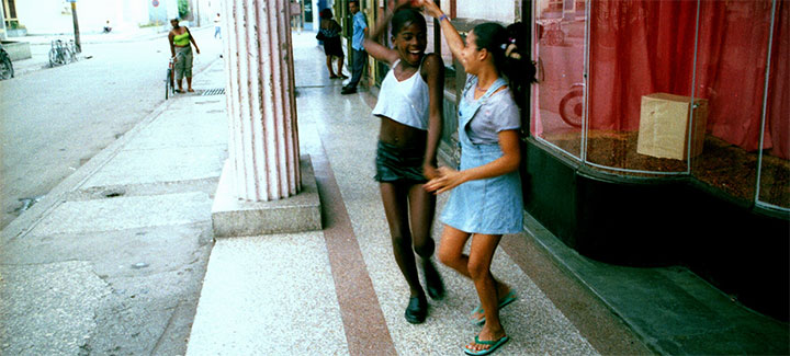 Dancing Girls in Guantanamo © Winfried von Esmarch panoramio •]• La Farola © Robin Thom Photography