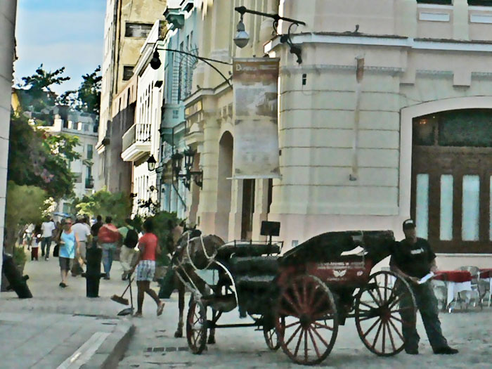 Mercaderes, esquina O'Reilly — Habana Vieja © sogestour