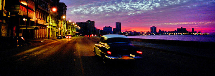 Malecon de Noche  unk, LaHabana.com, febrero 2010