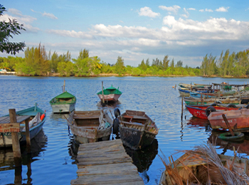 Barcas of the pescadores, fishermen's bay, fed by the Hatiguanico river © sogestour