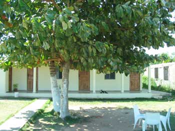 VILLA SERENA Aleixis Marin and sister Arai