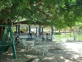 Parque Josone with canals, gardens, swimming pools