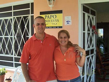 PAPO y NIULVYS | cubacasas.net | Viñales