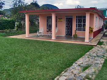 www.cubacasas.net •|• Viñales ::: CASA PAPO y NIULVYS