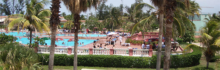Habana Club, ses bars, ses piscines © Tim Simpson panoramio.com