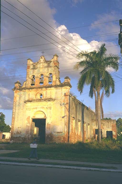 église abandonnée à La Casilda près de Trinidad